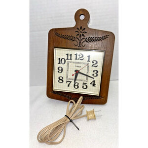 Vtg TIMEX Electric Wall Clock 2146A Faux Wood Cutting Board Pattern Plastic USA